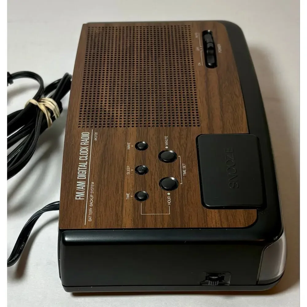 Vintage Emerson Woodgrain Tabletop Alarm Clock Radio AK2720- Teated & Working